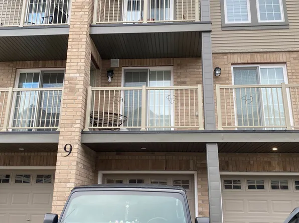9 Hay Ln #4, Barrie, ON L9J 0V6