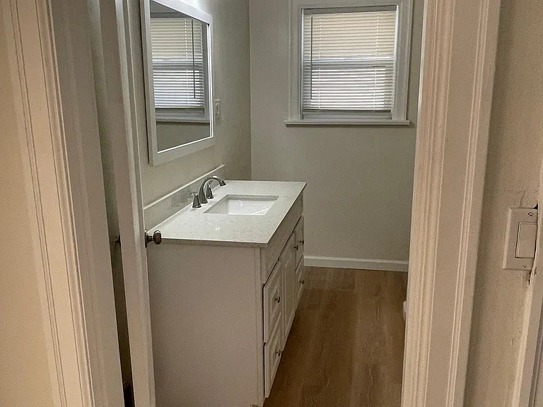 Main bathroom with new vanity