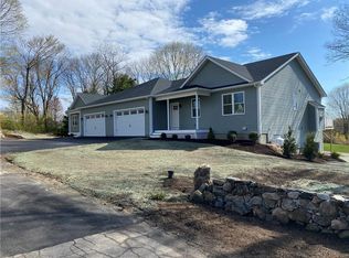 11 Easy St, South Kingstown, RI 02879