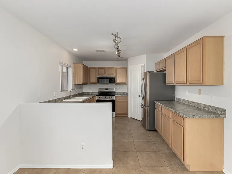 17840 W Calavar Rd — Photo 13
