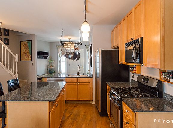 3rd image of 2640 N Avondale Ave