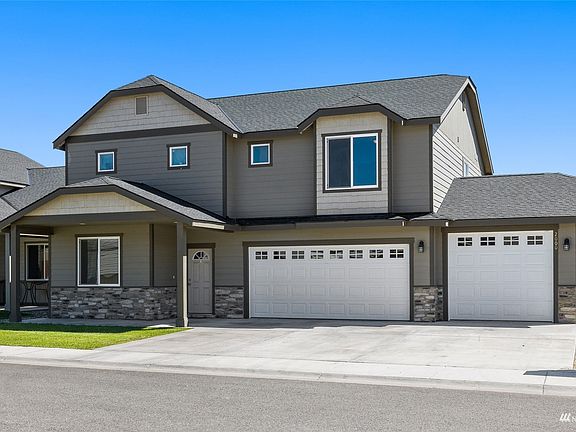 Another front view of 2000 W Sunnyview Lane - Ellensburg. >
