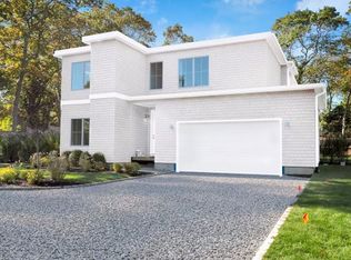 79 N Bishop Ln, Southampton, NY 11968
