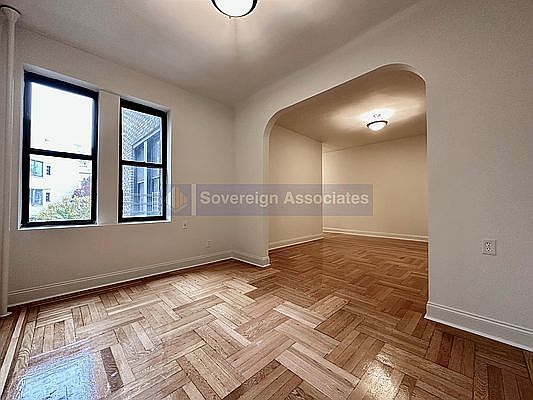 4th image of 652 W 163rd St #57A
