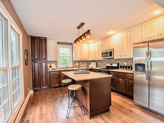 3rd image of 24850 W Highwoods Dr