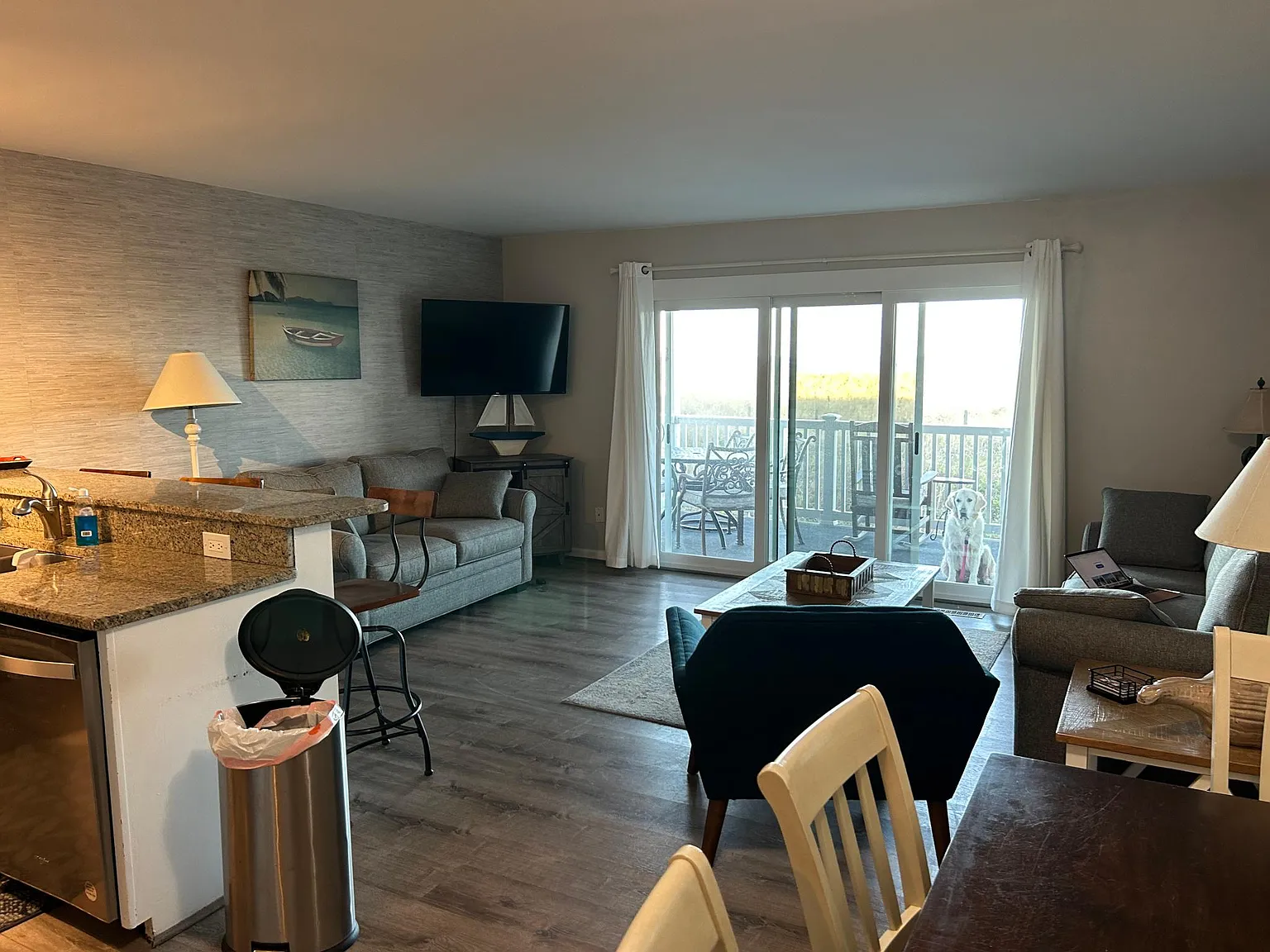 2 bed, 850 sqft, $1,835 — Photo 3