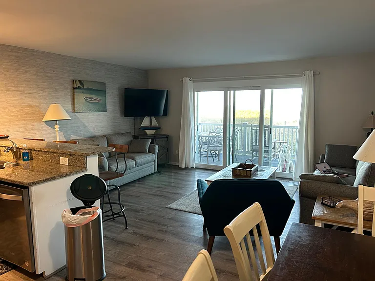 512 Carolina Beach Ave N #1A — Photo 3