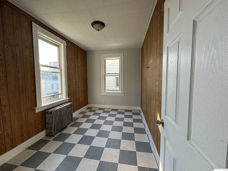 96 Brown Pl #1 — Photo 9
