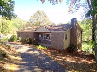 315 Wedgewood Rd, Franklin, NC 28734