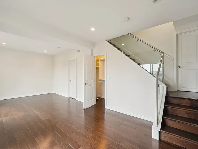 421 Nevada St — Photo 22