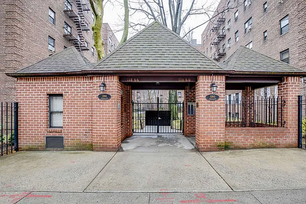 Sold by Fit Realty Services, Inc. | media 29