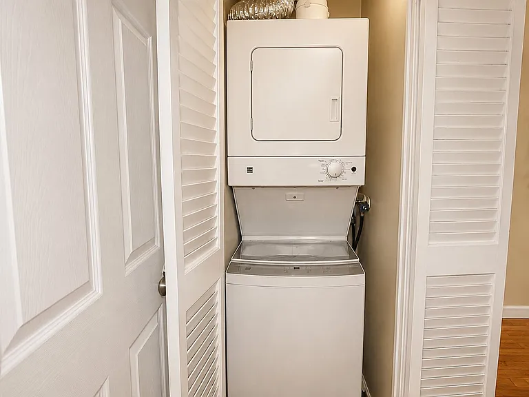 156 Liberty St #8 — Photo 11