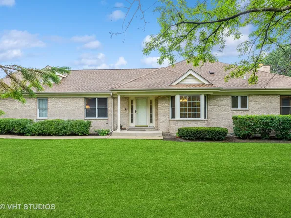4407 Ivy Dr, Glenview, IL 60026