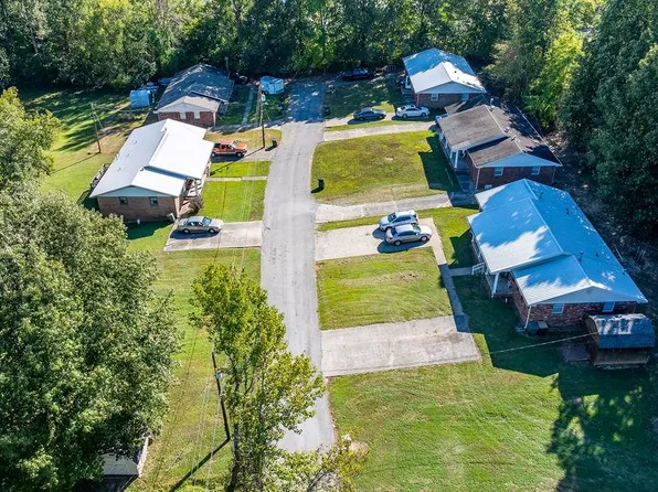 Cindy Dr, Madisonville, KY 42431