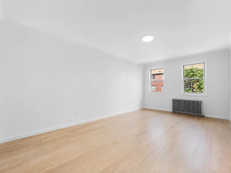 2469 E 28th St #2B — Photo 8