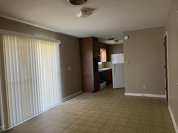 3rd image of 1105 Pine Dr
