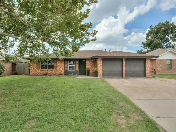 128 SW 6th St, Moore, OK 73160