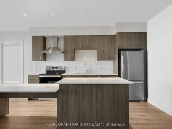 15 Glebe St #710, Cambridge, ON N1S 0C3