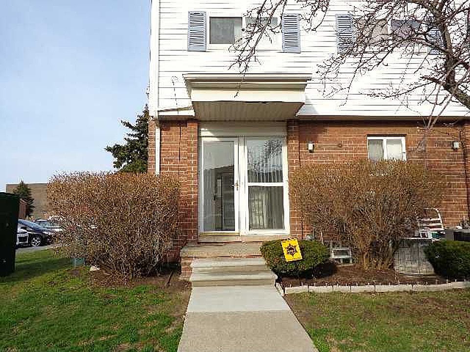 1st image of 526 Saint Maron Pl #121