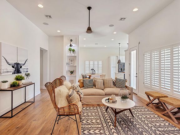 5th image of 913 Pecos River Pl