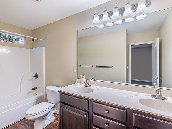 5th image of 3797 Peachtree Way