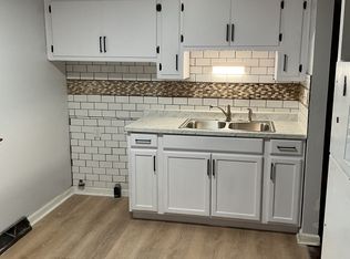 305 S 74th St FLOOR 2, Milwaukee, WI 53214