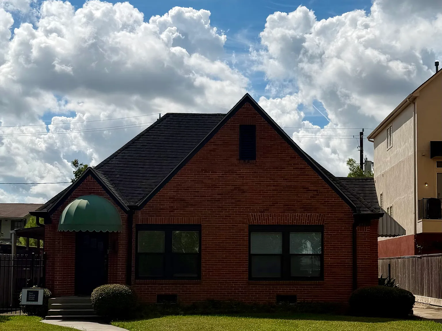 2 bed, 1100 sqft, $1,995 — Photo 1