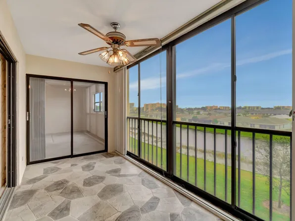 7260 Kinghurst Drive #404, Delray Beach, FL 33446