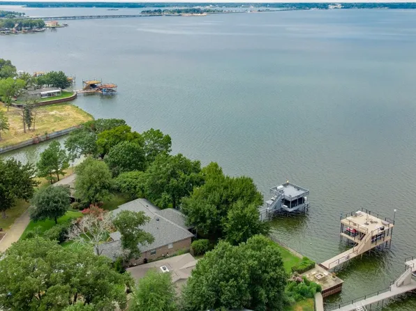 250 Nob Hill Cir, Gun Barrel City, TX 75156