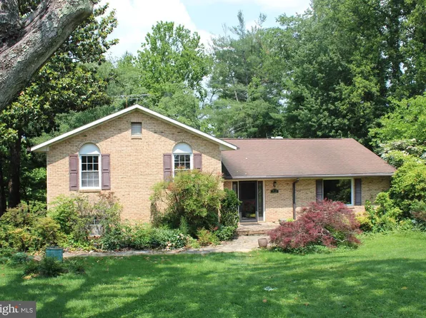 7022 Stafford St, Warrenton, VA 20187