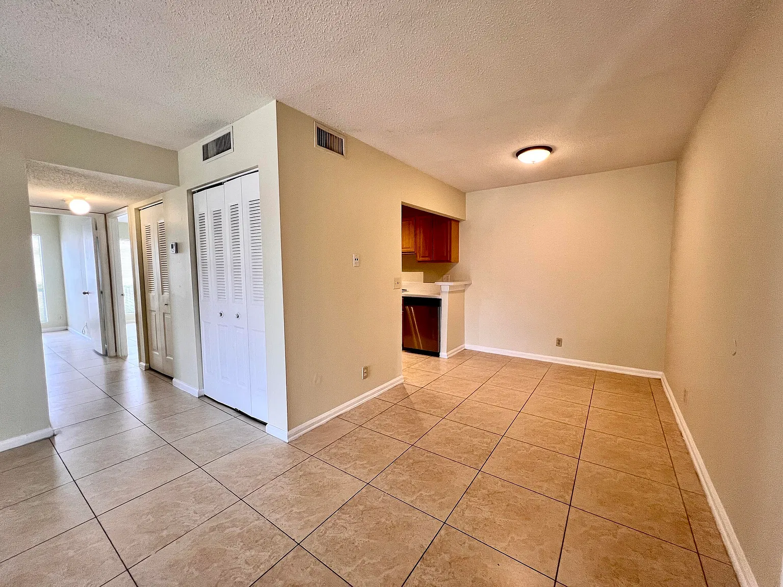 2 bed, 2.0 bath, 924 sqft, $1,850 — Photo 1