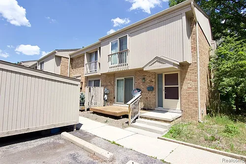 629 Oakbrook W #18 Photo 1