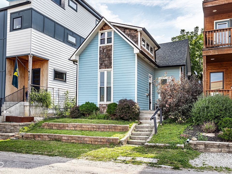 1st image of 223 Dickson St