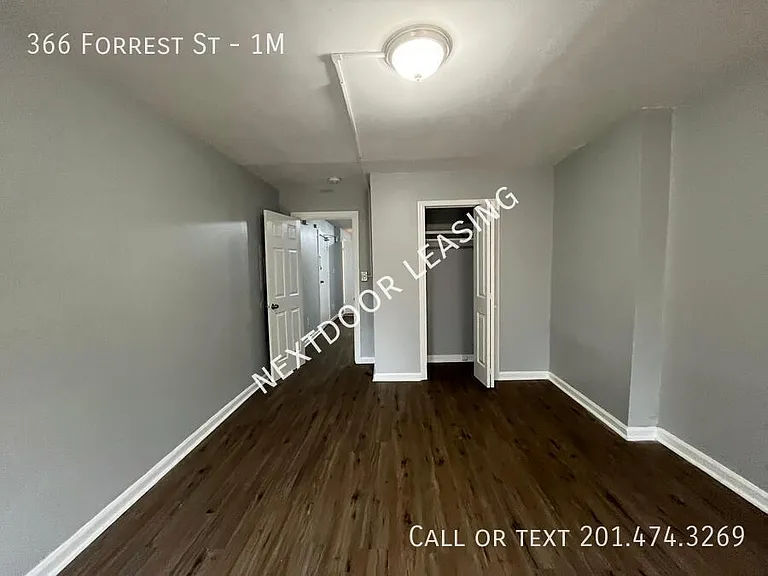366 Forrest St #1M — Photo 5