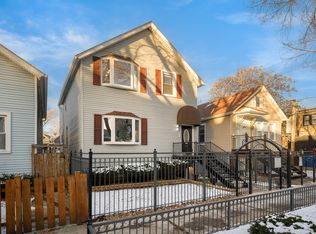 2516 W Lyndale St, Chicago, IL