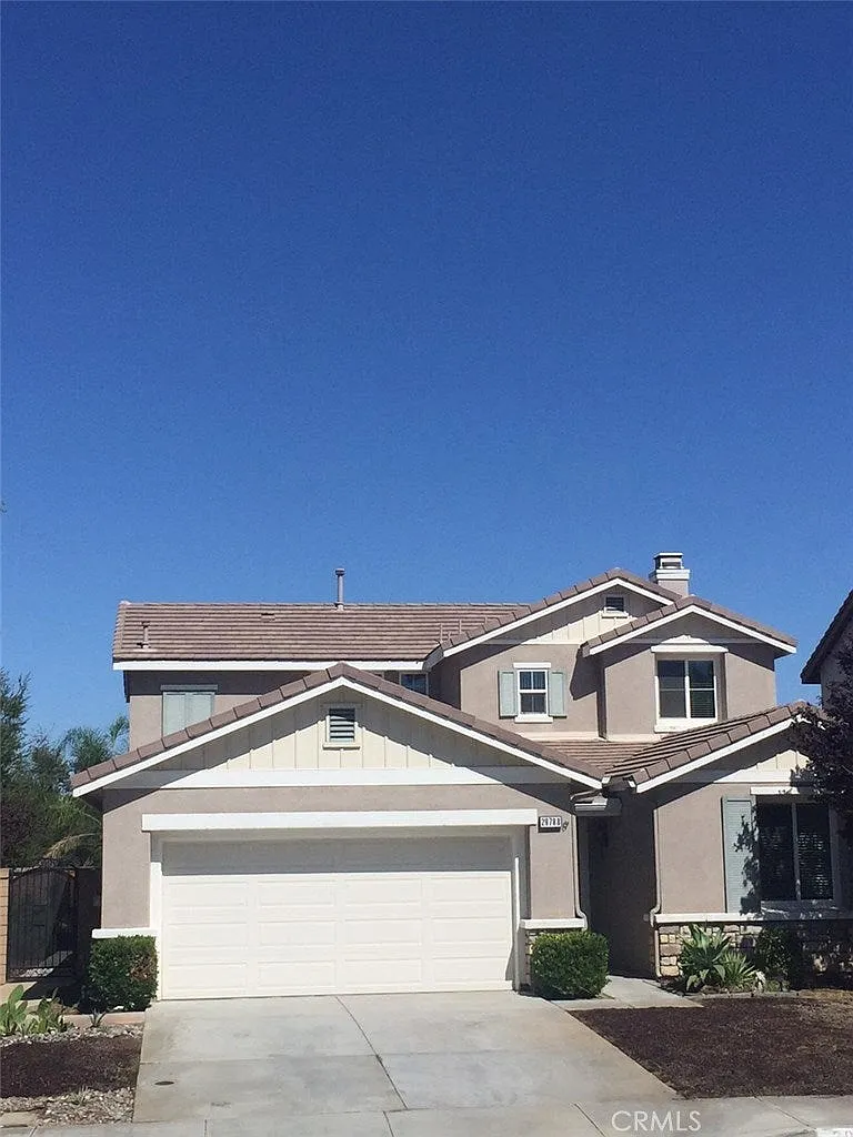 4 bed, 2466 sqft, $3,350 — Photo 1