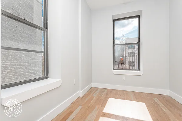 Rented by MySpaceNYC | media 6