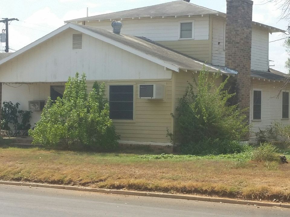 1st image of 207 N Travis Ave