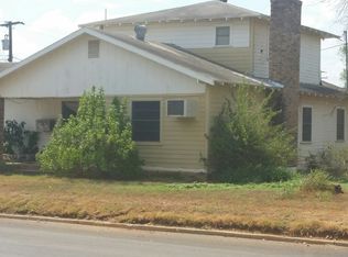 207 N Travis Ave, Cotulla, TX 78014