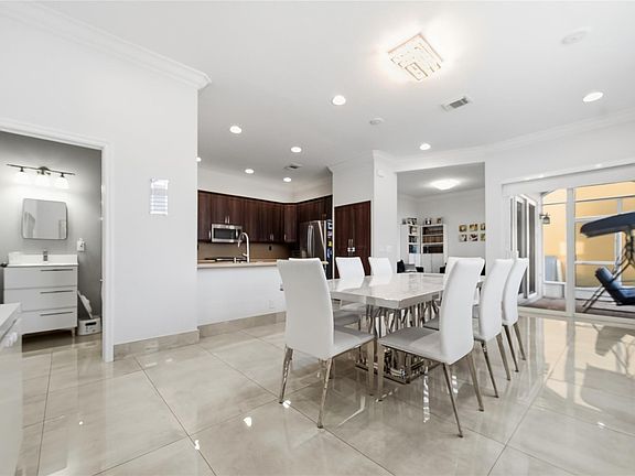 3rd image of 4916 SW 38th Way