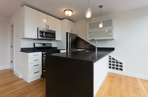 680 Massachusetts Ave #2 Photo 1