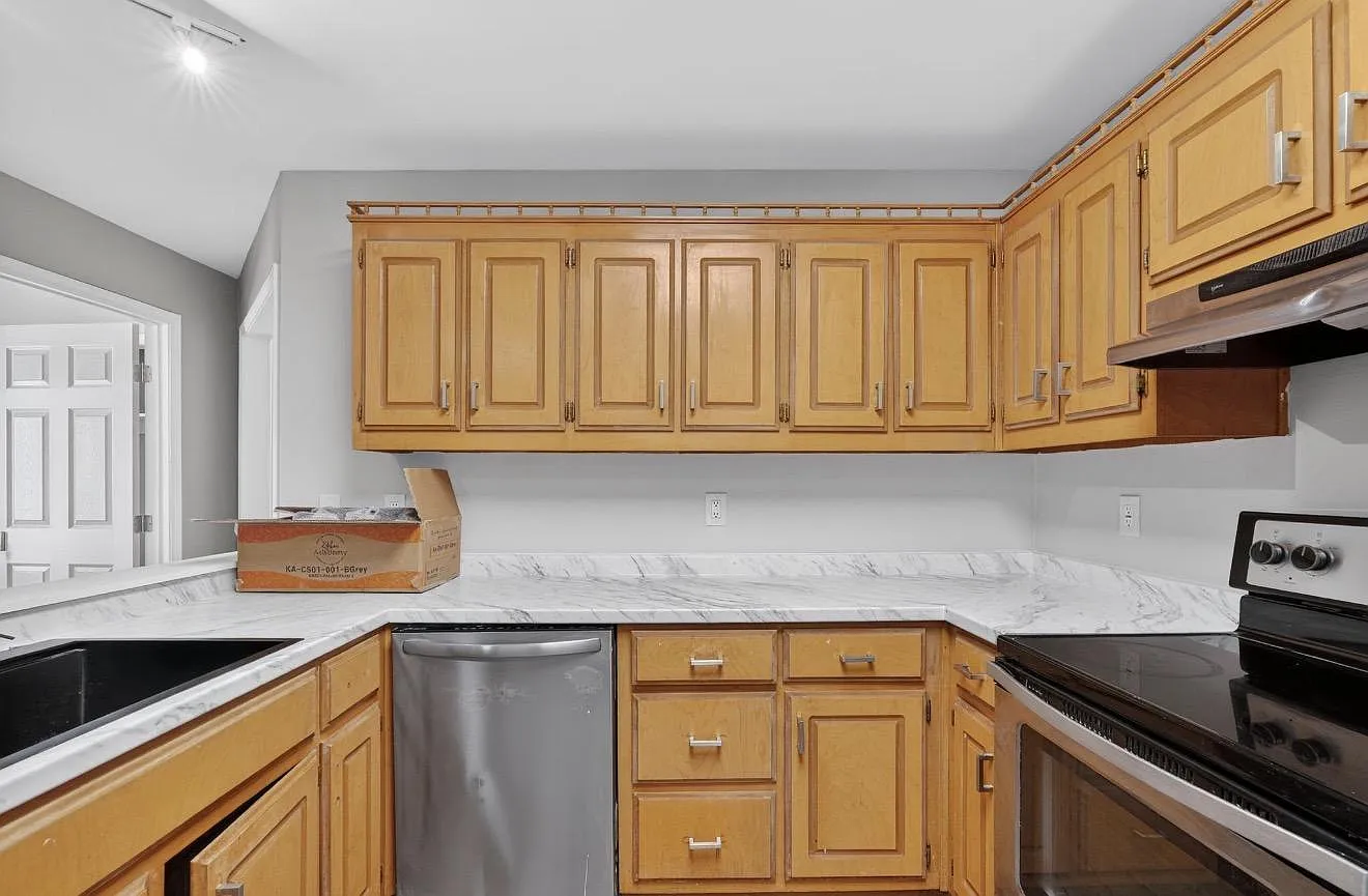 4 bed, 2.5 bath, 1574 sqft, $719 — Photo 4
