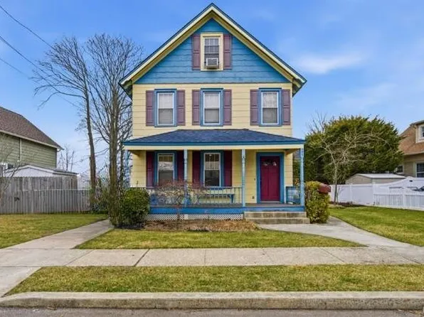 155 Smith Avenue, Islip, NY 11751