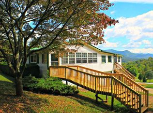 27 Greenleaf Ln, Franklin, NC 28734