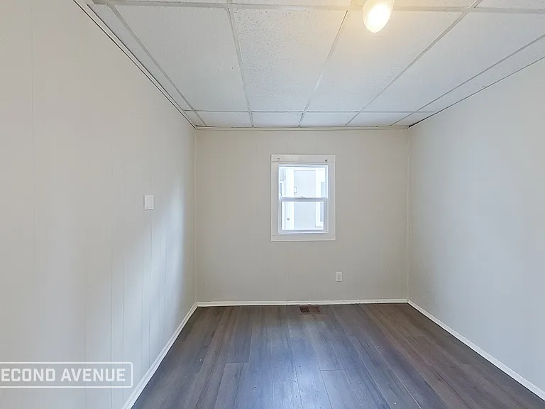 122 S Longworth Ave — Photo 11