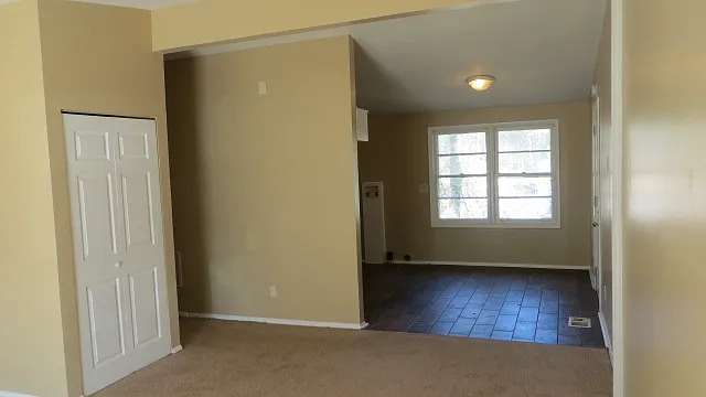 117 Glenrose Cir SW — Photo 5