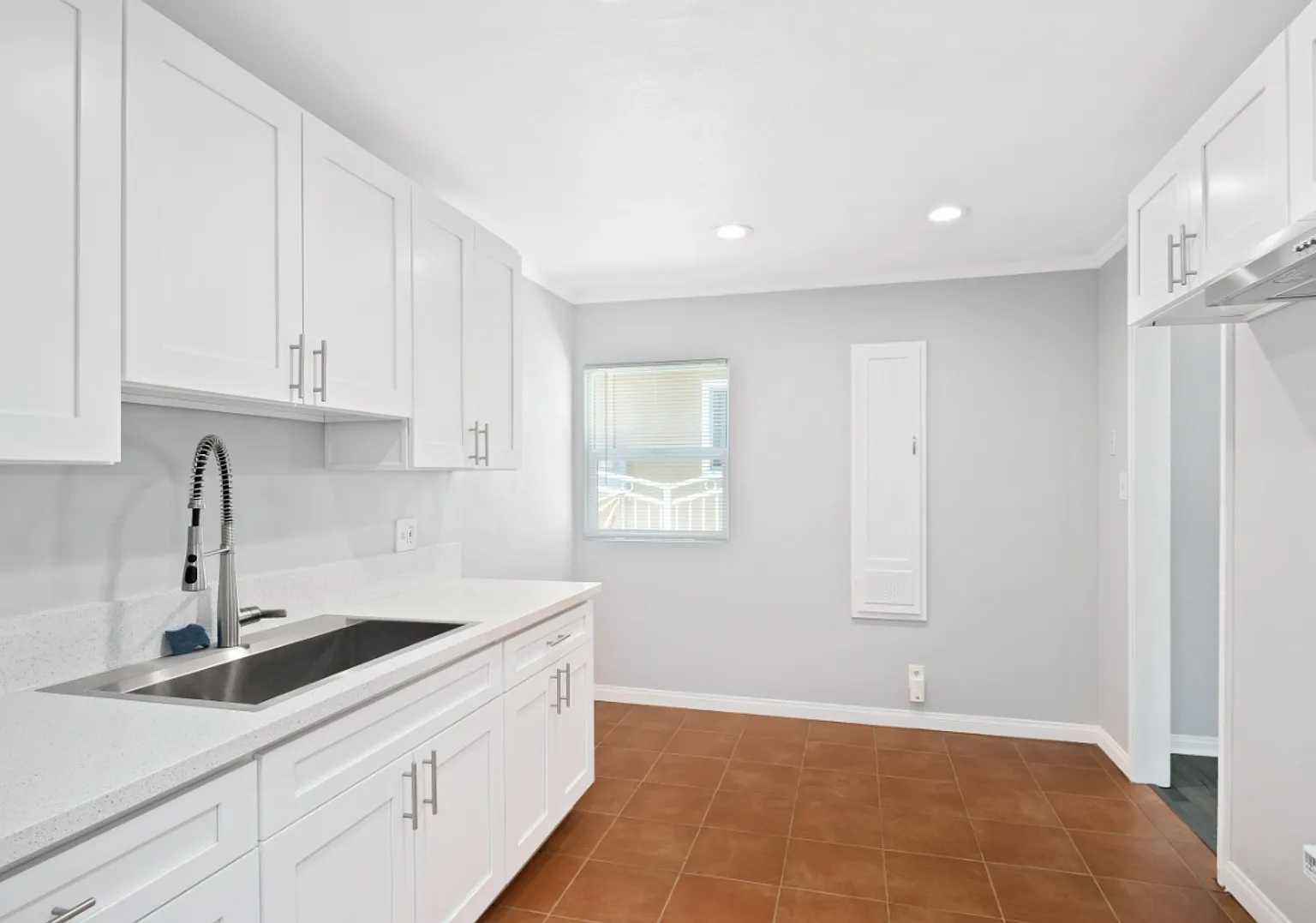 7913 Milton Avenue — Photo 4