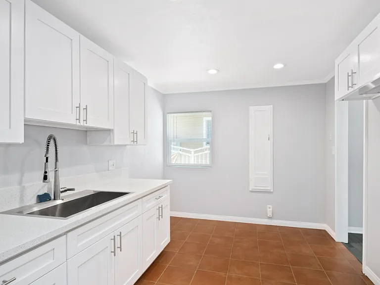7913 Milton Ave — Photo 4