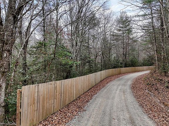 5th image of 357 Nottleywoods Rd E