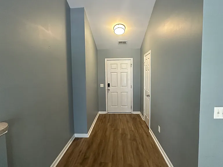 244 Avonshire Dr — Photo 6
